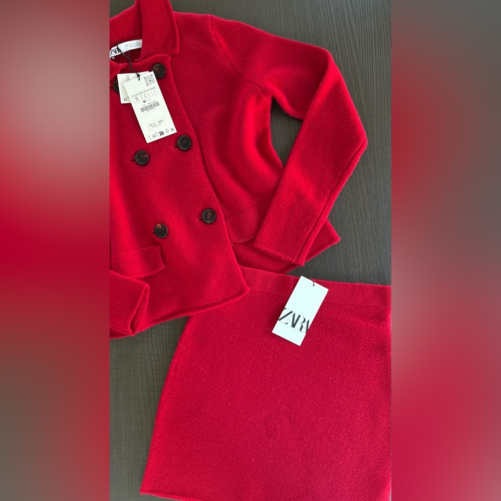 Zara Scarlet Blazer and Skirt Ensemble - Picture 8 of 12